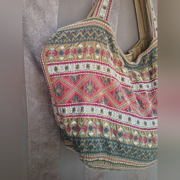 💎 Johnny Was Women's Bag Boho Embroidered Tote Bag in Red, Green & Cream - Picture 14 of 14